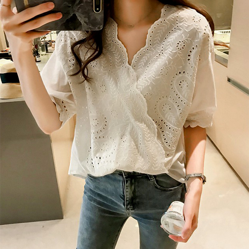 Plus-size women's loose-fitting top, sexy Korean style crochet lace V-neck short-sleeved T-shirt, summer clothes from 1688.