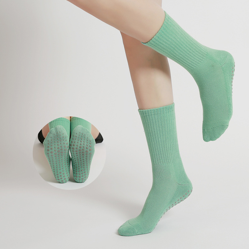 [Factory New] Cross-border Foreign Trade Amazon Specializes in Producing Middle Tube Terry Yoga Socks Dispensing Non-slip Floor
