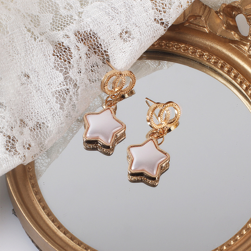 4g Weight Earrings Classification Wedding, Travel, Birthday, Festival Occasion Women'S Gender Inlaid Shell Design Gold Color Simple Fashion New Geometric Double Circle Star Earrings 1