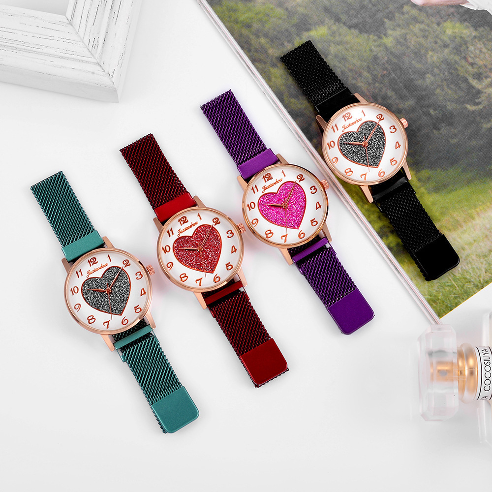 Cute Sweet Heart Shape Buckle Quartz Women's Watches display picture 4