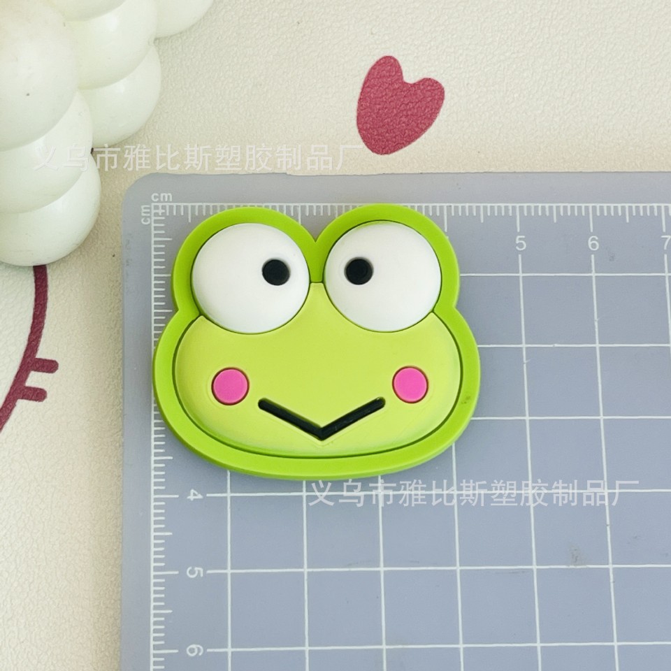 新款卡通青蛙软胶配饰DIY手机壳水杯贴PVC冰箱贴洞洞鞋扣鞋花配件