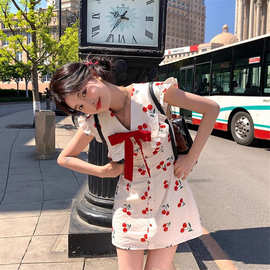 酒渍樱桃韩系甜美少女连衣裙甜辣小个子高腰气质显瘦飞飞袖短裙子