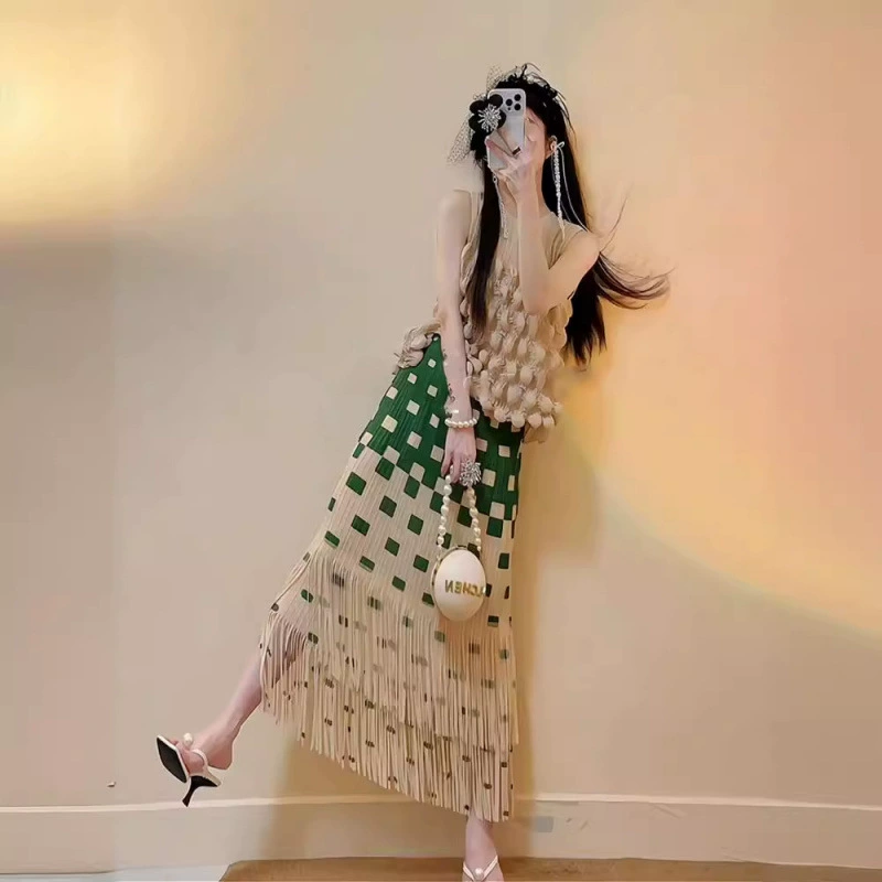 Уникальный стильный костюм, высококачественный жилет для отдыха, юбка с кисточками, модный двухкомпонентный комплект для женщин лето 2025