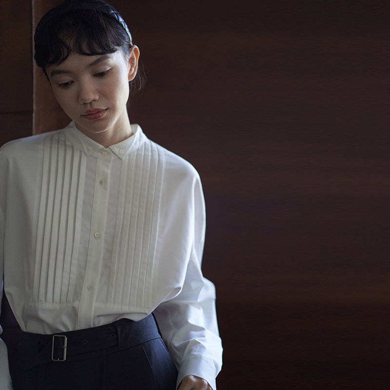 Miss Ha Chi Vintage Revival Small Collar Exquisite Tuck-Line Placket Classic H-Line Slim-Fit Commuting Shirt for Women