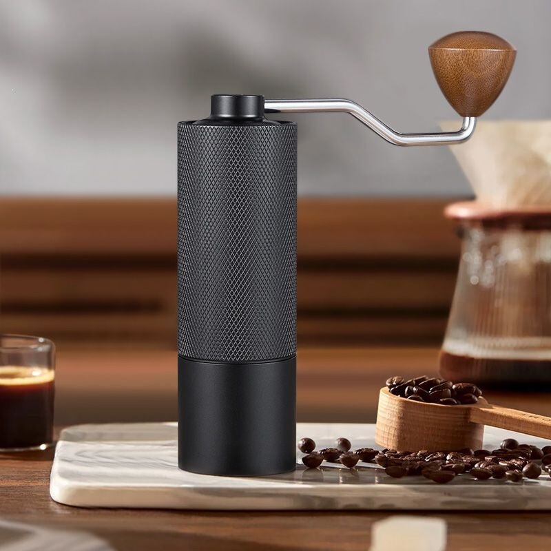 Hand-cranked coffee grinder, steel-core coffee bean grinder, manual coffee grinder, hand-operated CNC coffee grinder, small household model Hand-cranked coffee grinder, steel-core coffee bean grinder, manual coffee grinder, hand-operated CNC coffee grinder, small household model