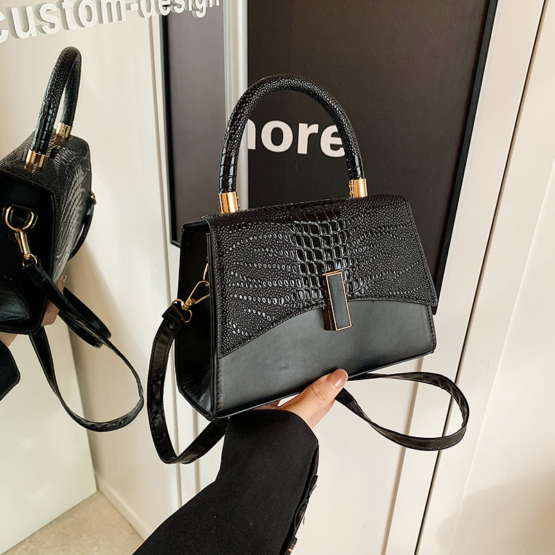 Bolso de mujer de textura de tendencia de invierno 2024 nuevo estilo de moda de hombro pequeño bolso cuadrado de viaje de estilo exterior casual mochila