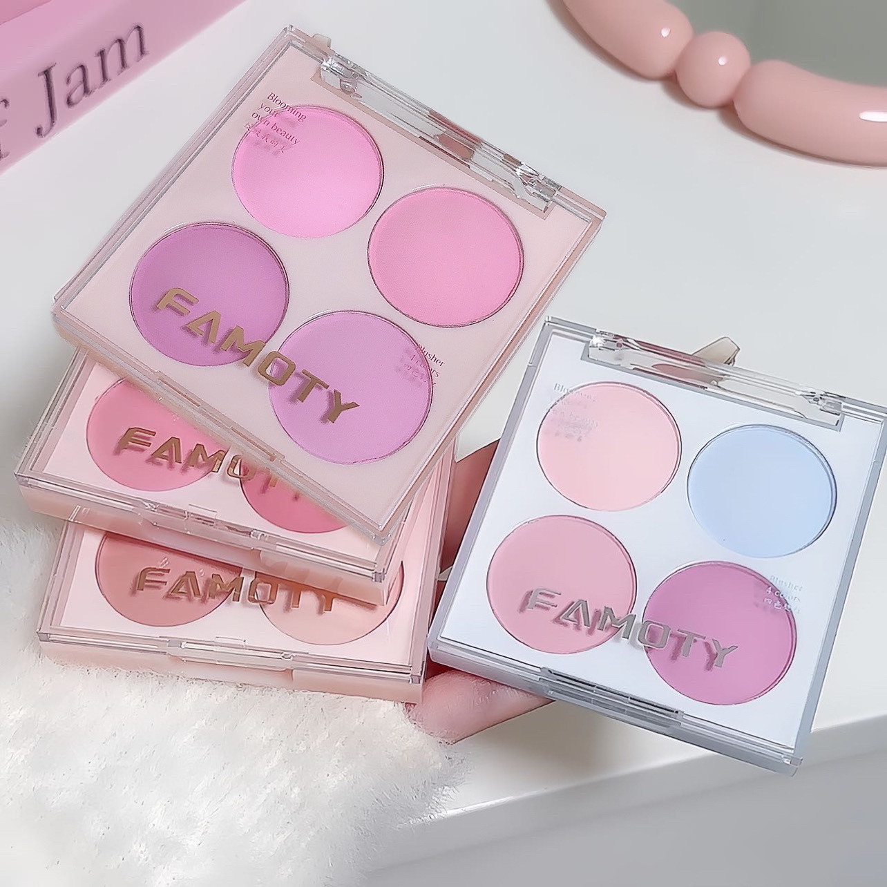 Four-Color Blush Famoty Low Saturation Matte Rouge Girl Can Be Gradient to Naturally Brighten Student Makeup Universal