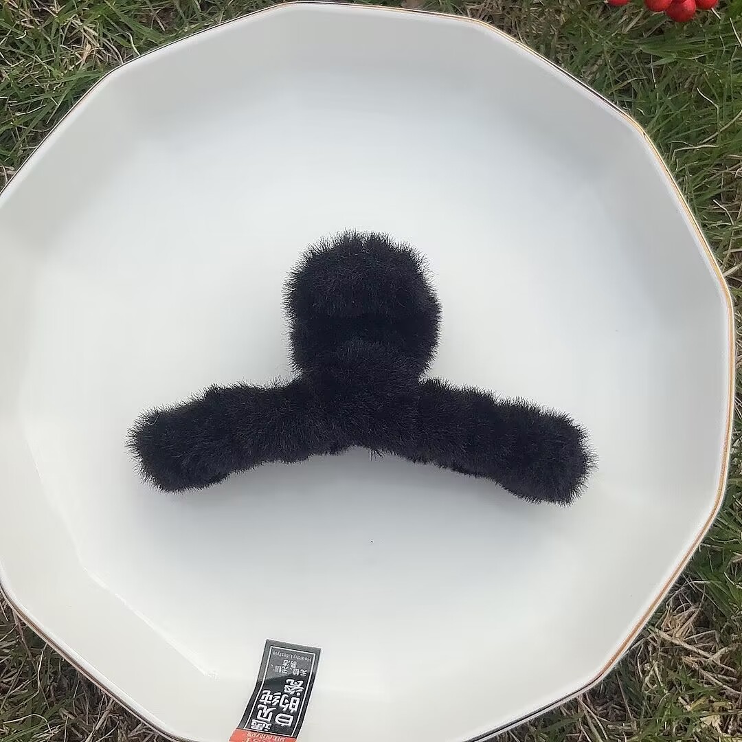 Nuevo otoño y invierno dibujos animados Sanliogou pelusa clip de agarre in lindos clip de cabello dulce cabeza de la niña al por mayor