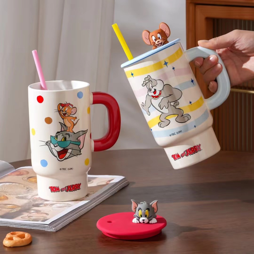 Gatos y ratones de gran capacidad con tazas de tapa de copas de paja tazas de cerámica caseras tazas de café regalos para mujeres