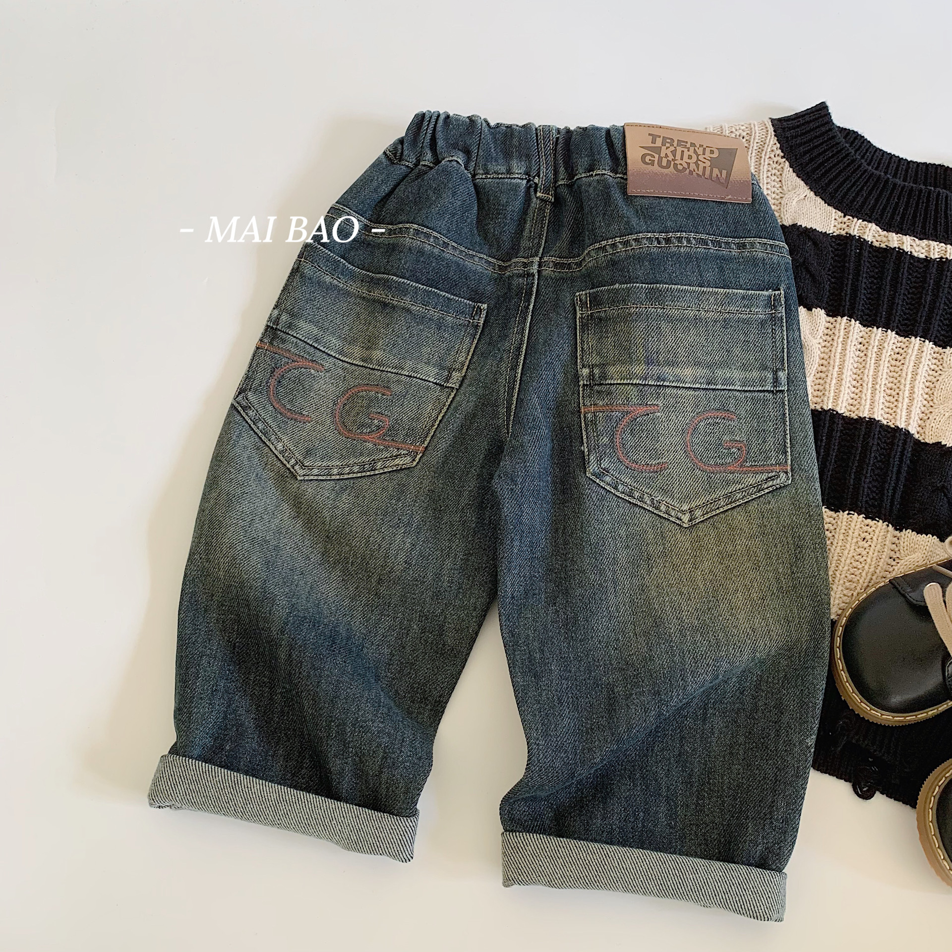 Jeans para niños Mai Bao 202 primavera nuevos productos de ropa infantil bolsillo bordado pantalones casuales para niños rectos pantalones largos