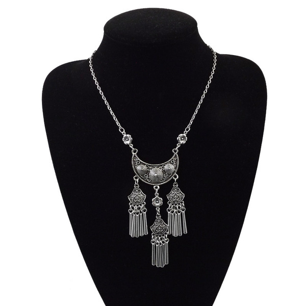 retro ethnic necklace