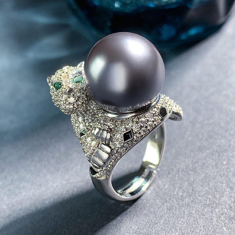 Zhuang Sheng joyas fondo de cobre chapado en oro de agua dulce lleno de diamantes de lujo con incrustaciones de leopardo temperamento luz anillo de perlas de lujo joyería