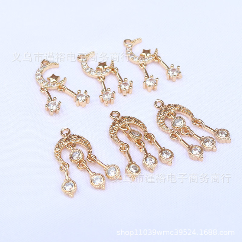 Shiny fashionable elegant earrings