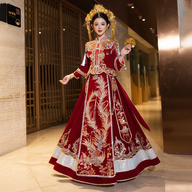 Luxurious Chinese-Style Dragon and Phoenix Wedding Dress 2025 New Model, Slim Fit Bridal Gown Luxurious Chinese-Style Dragon and Phoenix Wedding Dress 2025 New Model, Slim Fit Bridal Gown