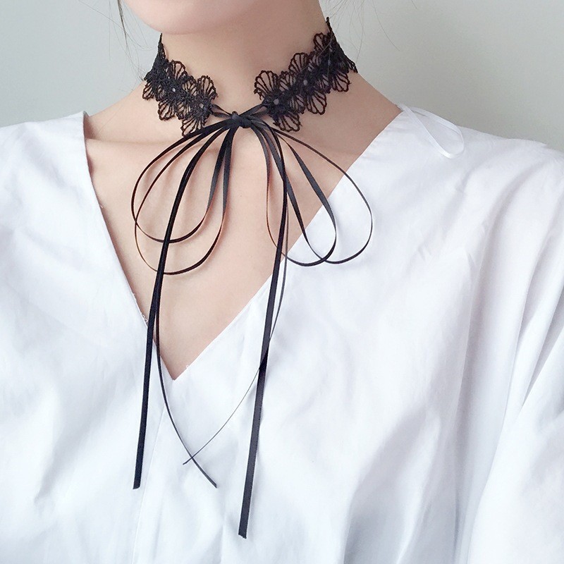 Lace Collar and Eye Mask Set with Bow Detail, Black Neck Accessory — detail image 4