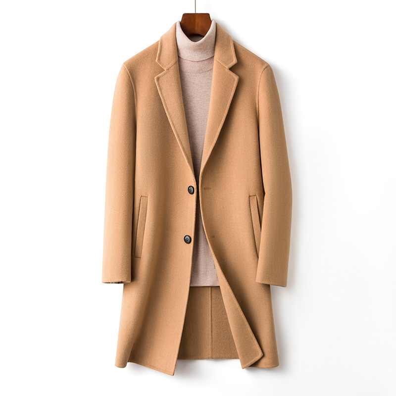 冬の毛はコートの男性がかっこいいです。高級感があります。