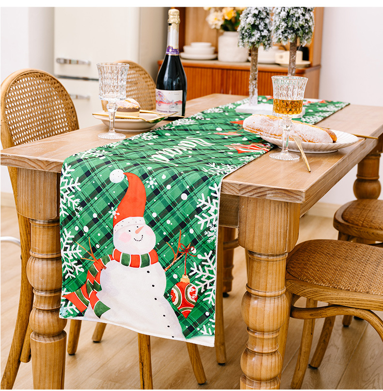 Christmas New Christmas Table Runner Red and Green Snowflake Plaid Snowman Table Runner for the Elderly Home Atmosphere Decorations_voghion.com