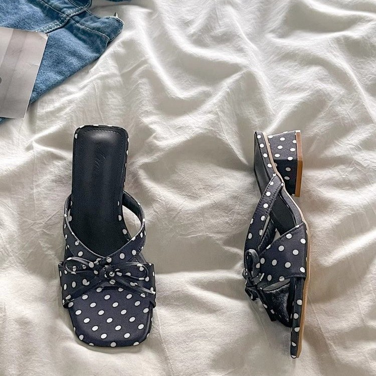 Red beige ondulado punto francés zapatillas de tacón grueso para mujeres 2026 nuevo tipo de verano para usar zapatillas frías antideslizantes image 3