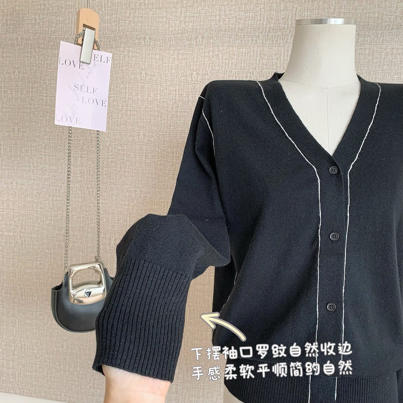 雅痞高智 线条v领针织衫|undefined