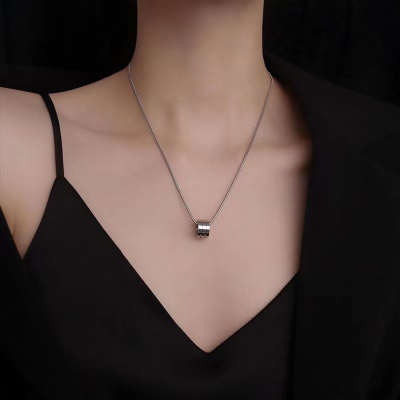 Kleine Herren-Taillen-Titanstahl-Halskette für Männer und Frauen, einfacher und personalisierter Trend, vielseitiger Hip-Hop-Schmuck_voghion.com