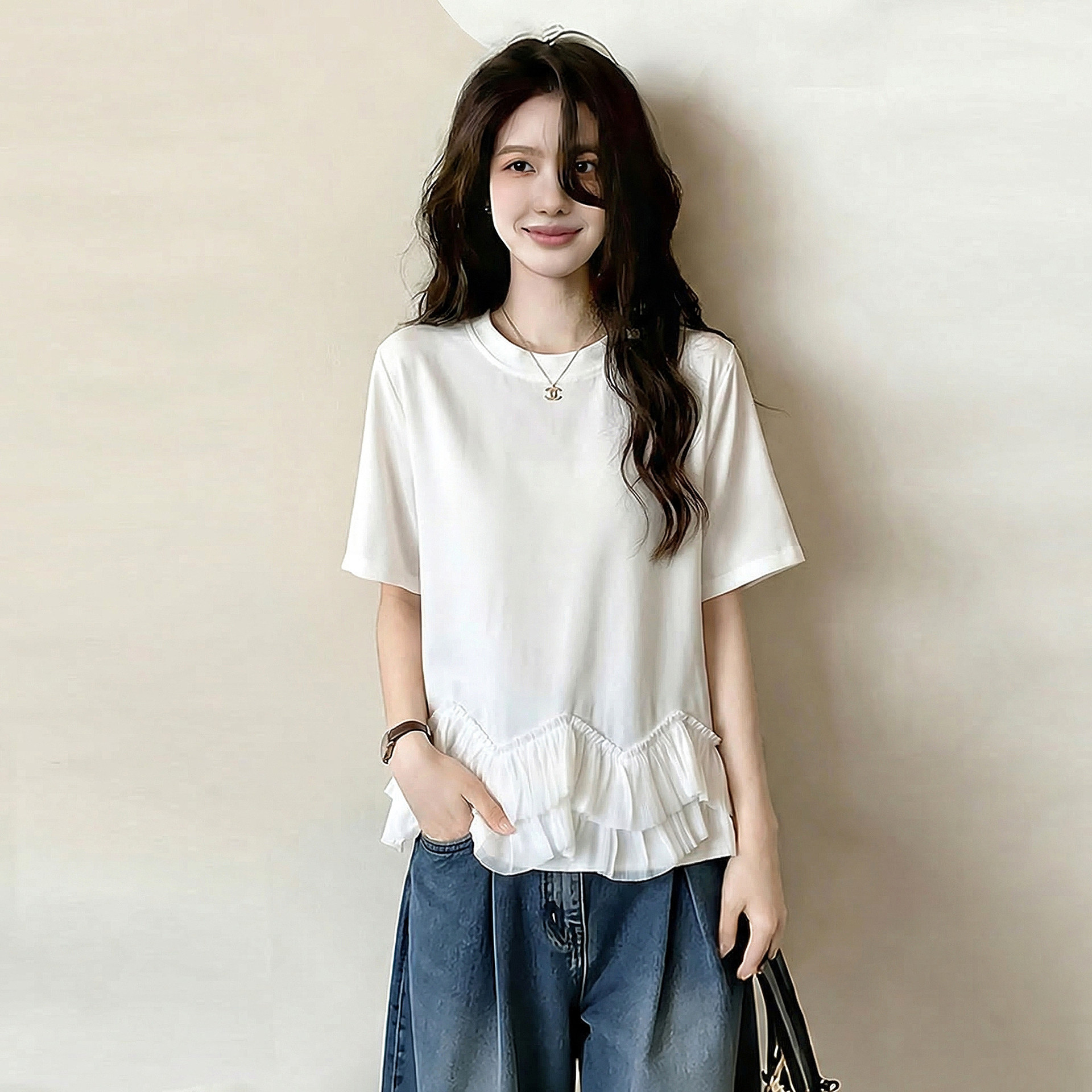 Áo thun nữ cổ tròn tay ngắn vai thẳng phối viền ren hoa — màu đen chi tiết 4