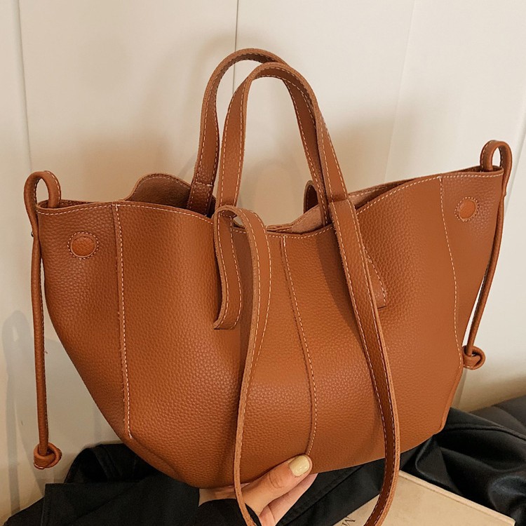 Bolsa de moda retro para mujeres coreanas para viajar bolsas de brazo de gran capacidad 2024 nuevas bolsas de hombro con alas