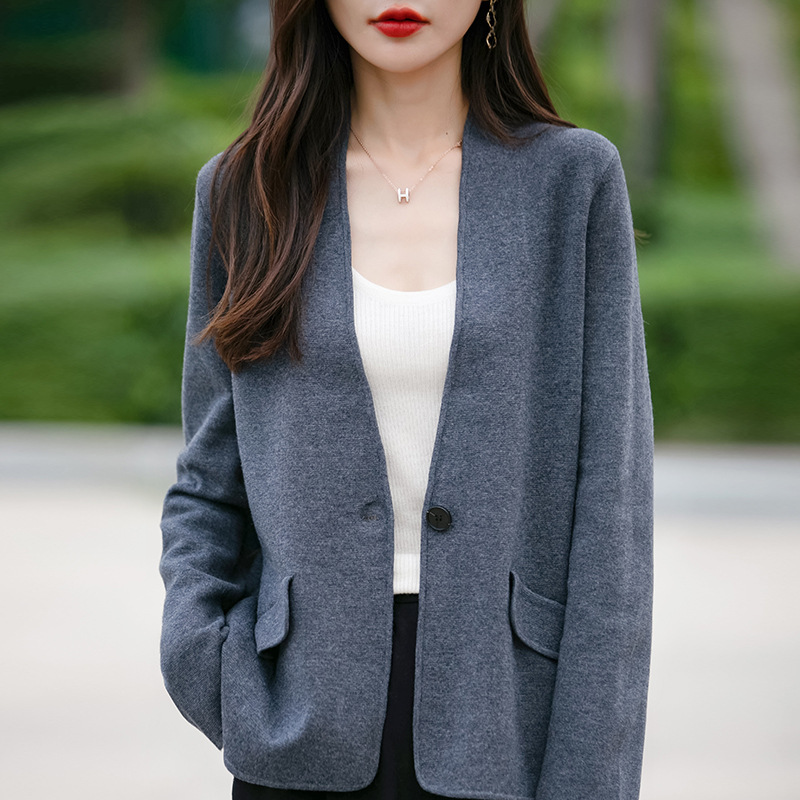 Batch 24 New Knitted Suit Jacket Women's Solid Color 16 Pin Thickened Worsted Wool One Button Cardigan V-Neck