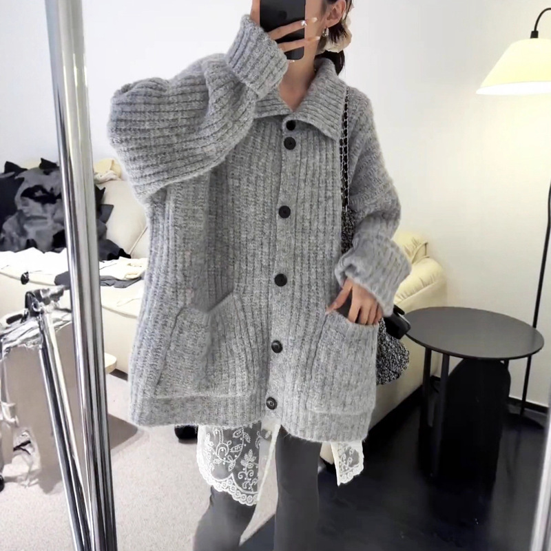 Gray Turtleneck Sweater Jacket for Women, Retro Lazy Style, Soft and Waxy Loose Korean Style 2025 Autumn and Winter Thickeneded Knitted Cardigan Gray Turtleneck Sweater Jacket for Women, Retro Lazy Style, Soft and Waxy Loose Korean Style 2025 Autumn and Winter Thickeneded Knitted Cardigan