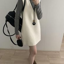 韩系法式小香风毛呢背心裙女秋冬高级感百搭显瘦V领无袖连衣裙