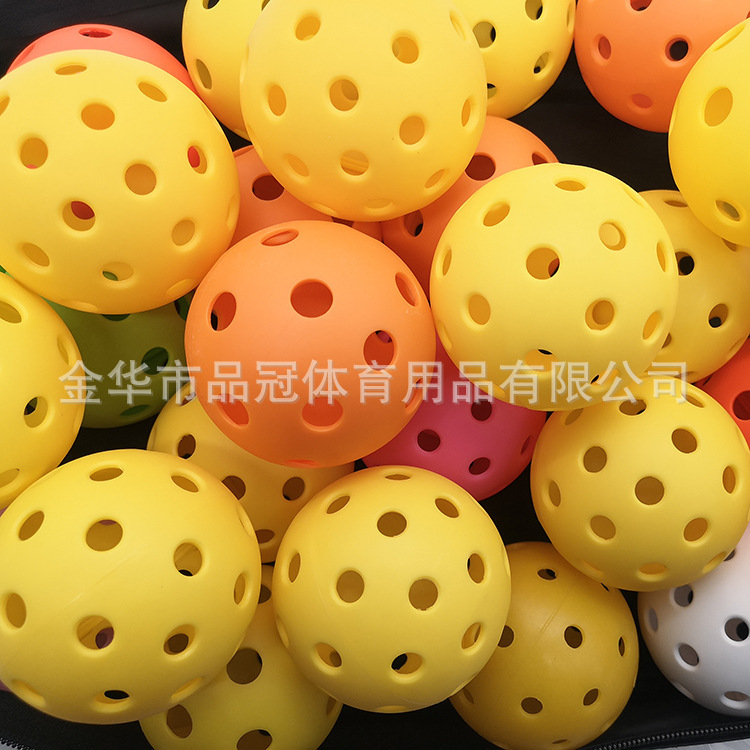 Pelota de pickleball en barril plástico – superdura, inyección/rotomoldeo, 40 agujeros, para entrenamiento de golf