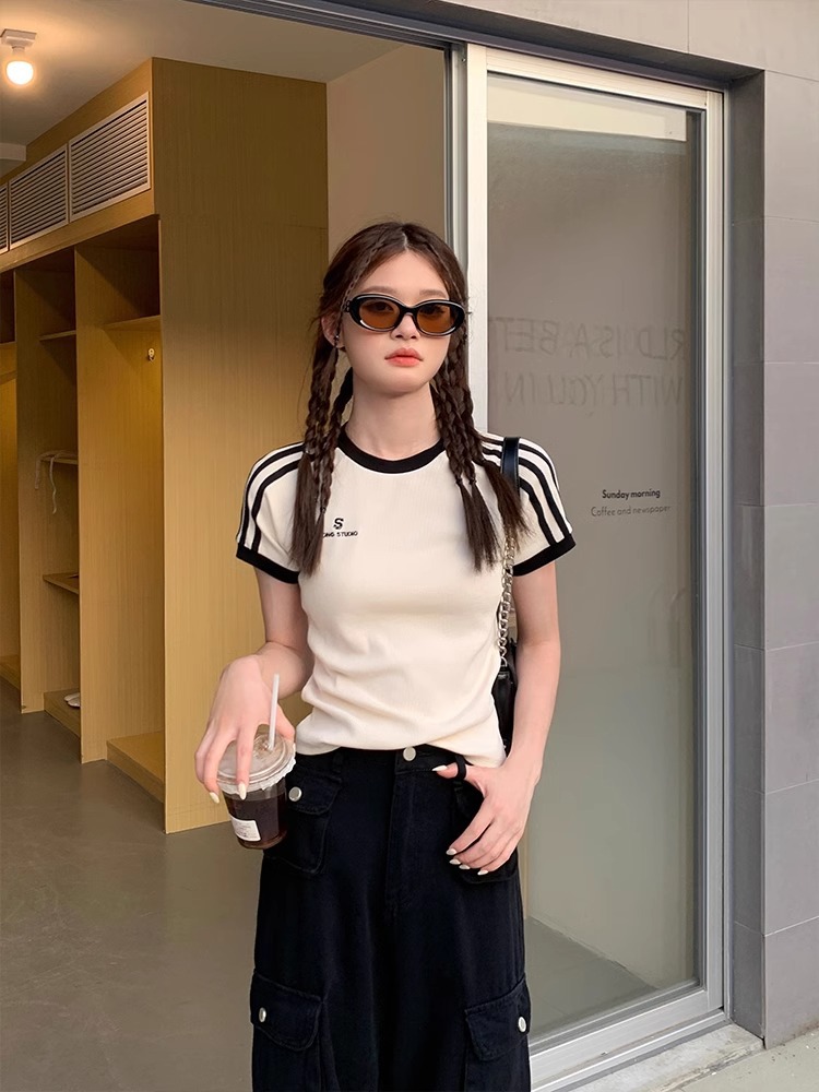 New Style Striped Shoulder Short-sleeved T-shirt Women's Summer Dress Design Hot Girls Slim-fit Slim-fit White T-shirt Short Top Women's