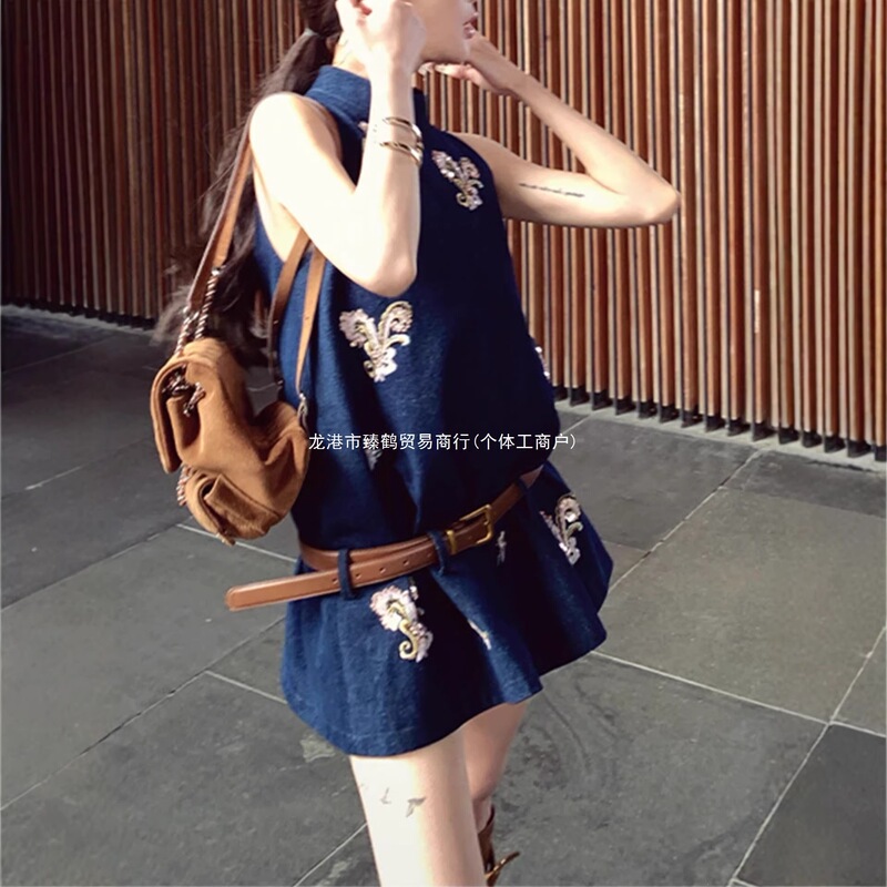 Du Pi Tao Original "Holiday Madrid" Spring/Summer New Chinese Style Embroidered Cotton Denim Sleeveless Top Du Pi Tao Original "Holiday Madrid" Spring/Summer New Chinese Style Embroidered Cotton Denim Sleeveless Top