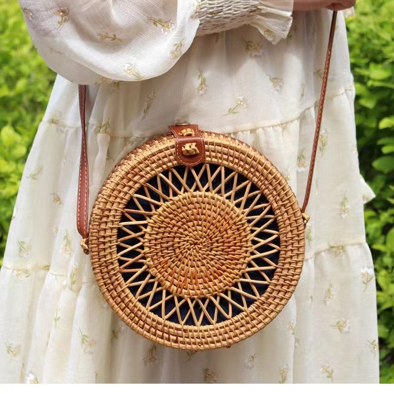 Women's All Seasons Rattan Ethnic Style Straw Bag display picture 2