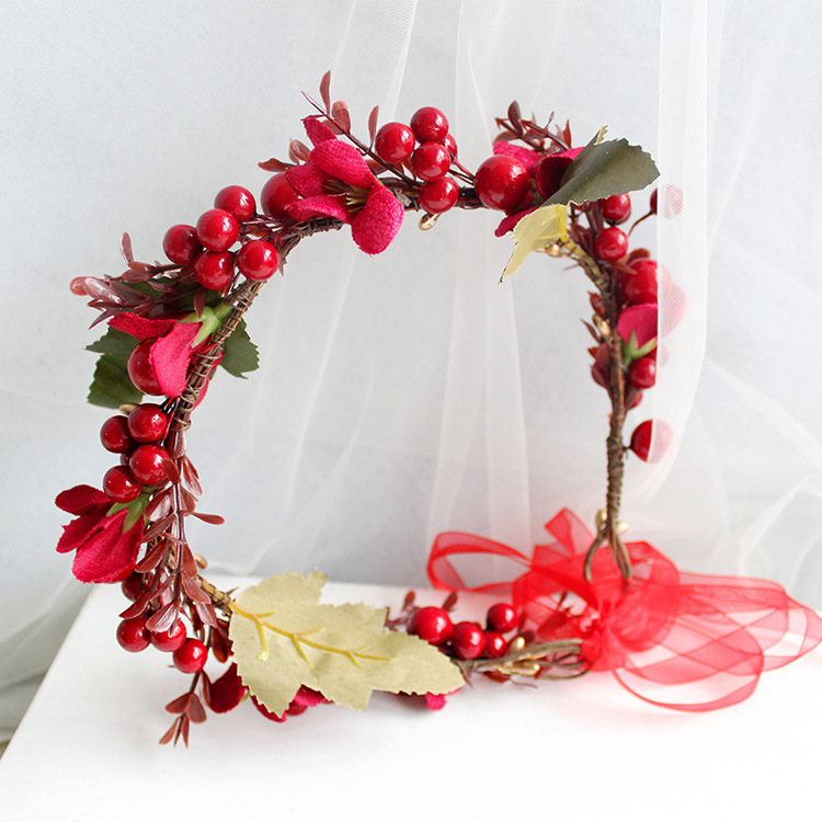 Christmas Wreath Bride Headpiece With Red Artificial Berry Decor_voghion.com