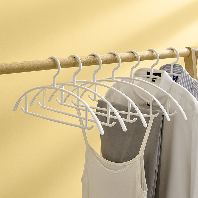 원활한 건조 랙 미끄럼 방지 불룩한 옷 교수형 가정용 옷 교수형 플라스틱 와이드 어깨 옷걸이 옷 후크 발코니 옷장 옷걸이