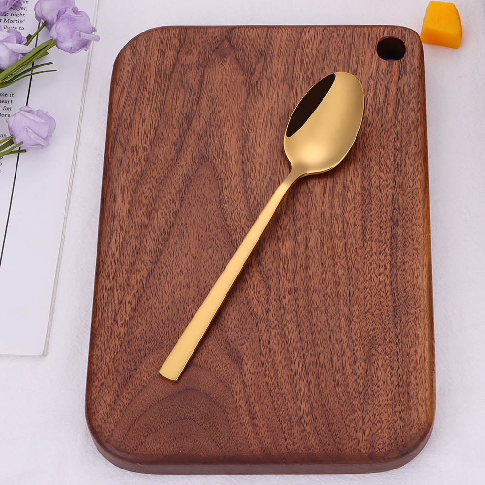 황금 디저트 스푼