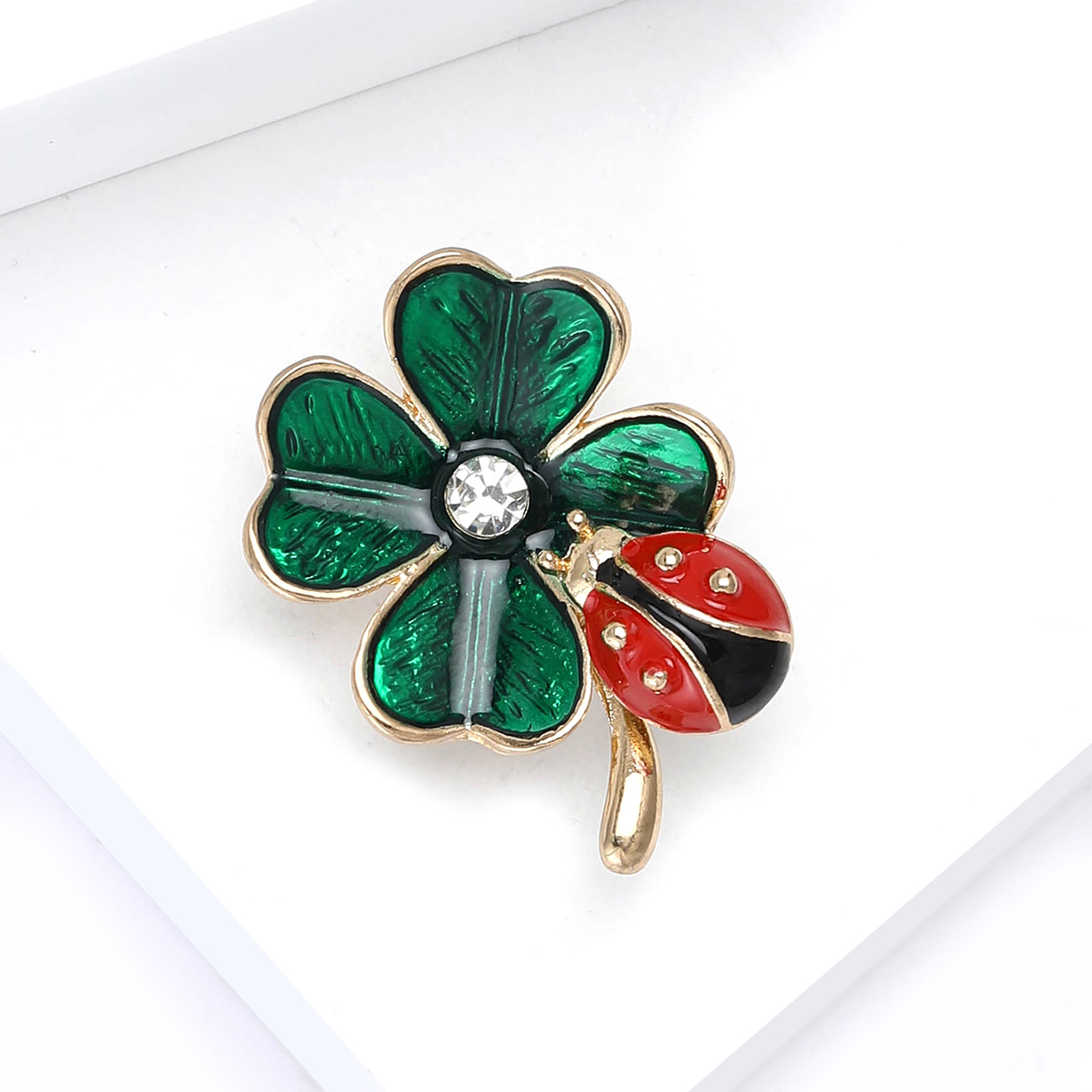 Cartoon cute fun alloy enamel ladybug four-leaf clover brooch exquisite creative men's and women's clothing corsage jewelry pins