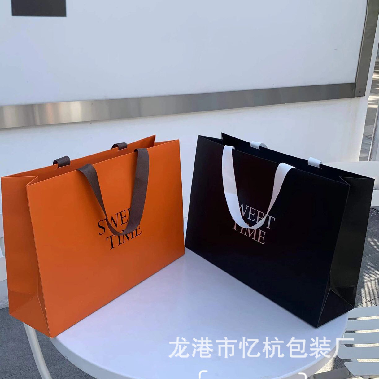 纸袋牛皮纸手提袋礼品袋服装店礼品女装店插花迁西铝箔纸特种纸