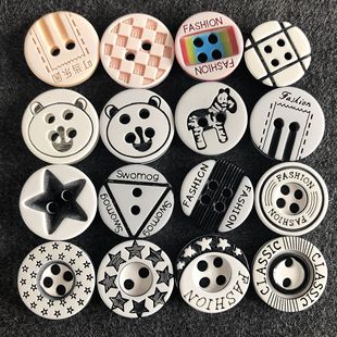 ���ؘ�֬��ͯ�r���ۼ���LOGO�������ۿ��Ӽ~���bڰ�ɫ���l