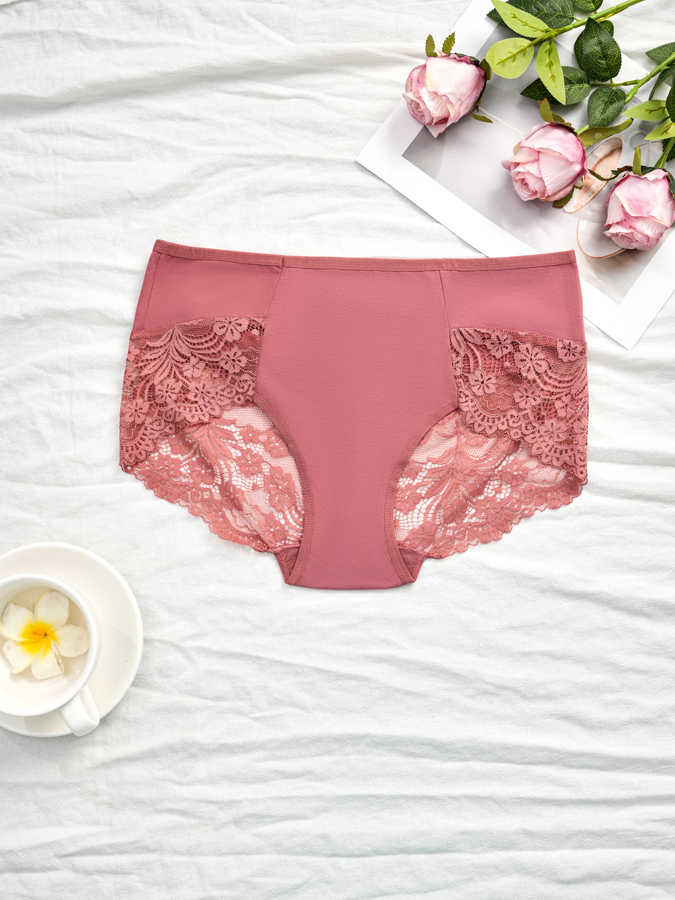 Encaje sexy talla grande ropa interior para mujer bolso cadera cintura alta entrepierna de algodón puro hueco transparente gordo MM calzoncillos estilo explosivo transfronterizo