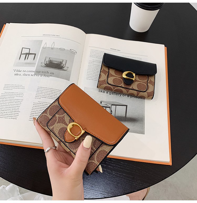 2021 Summer New Pu Short Wallet Synthetic Leather Buckle Wholesale display picture 3