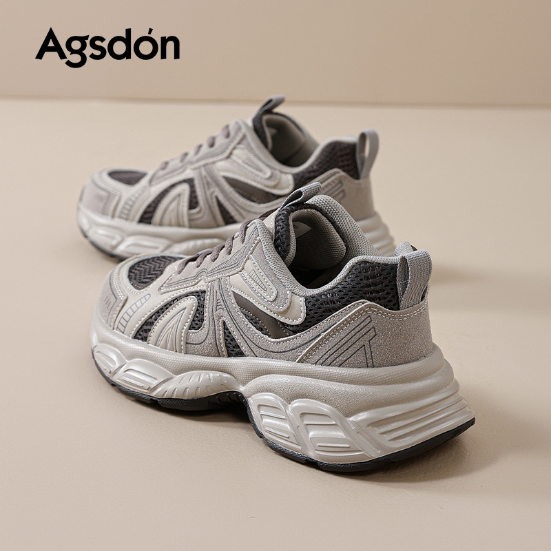 Zapatos grises de la mujer 2026 nuevos zapatos deportivos altos de primavera pequeños zapatos casuales con suela gruesa