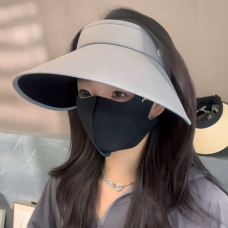 Matte velvet sun hat solar-powered