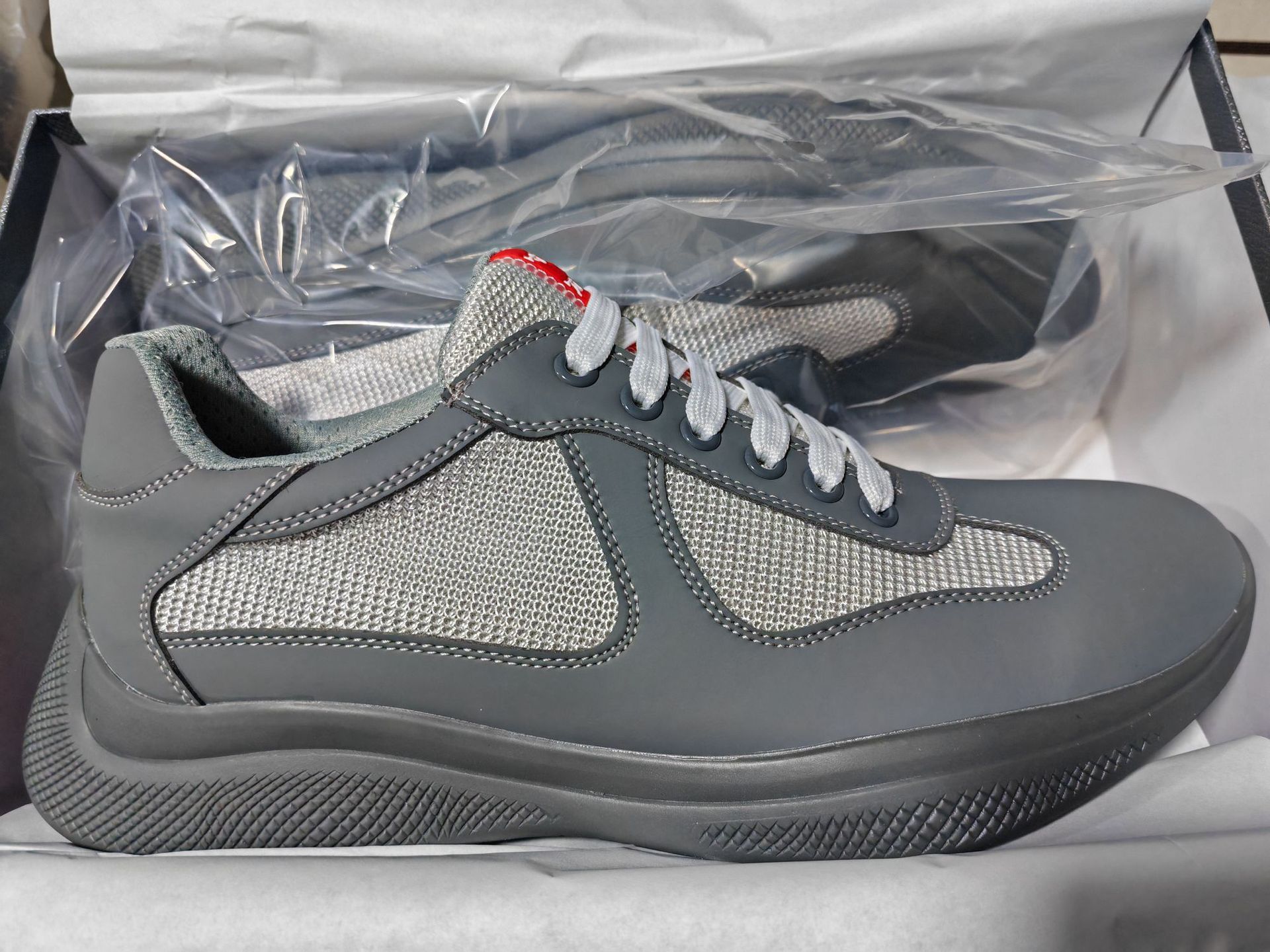 Transfronterizo P casa de alta calidad transpirable antiolor aumento de altura interior zapatos deportivos casuales de hombre de color de moda zapatos de moda de mujer de alto