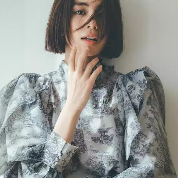 Cross-border WZFS22001 early spring Japanese fashion brand new stand collar back lace ruffled printed shirt shirt