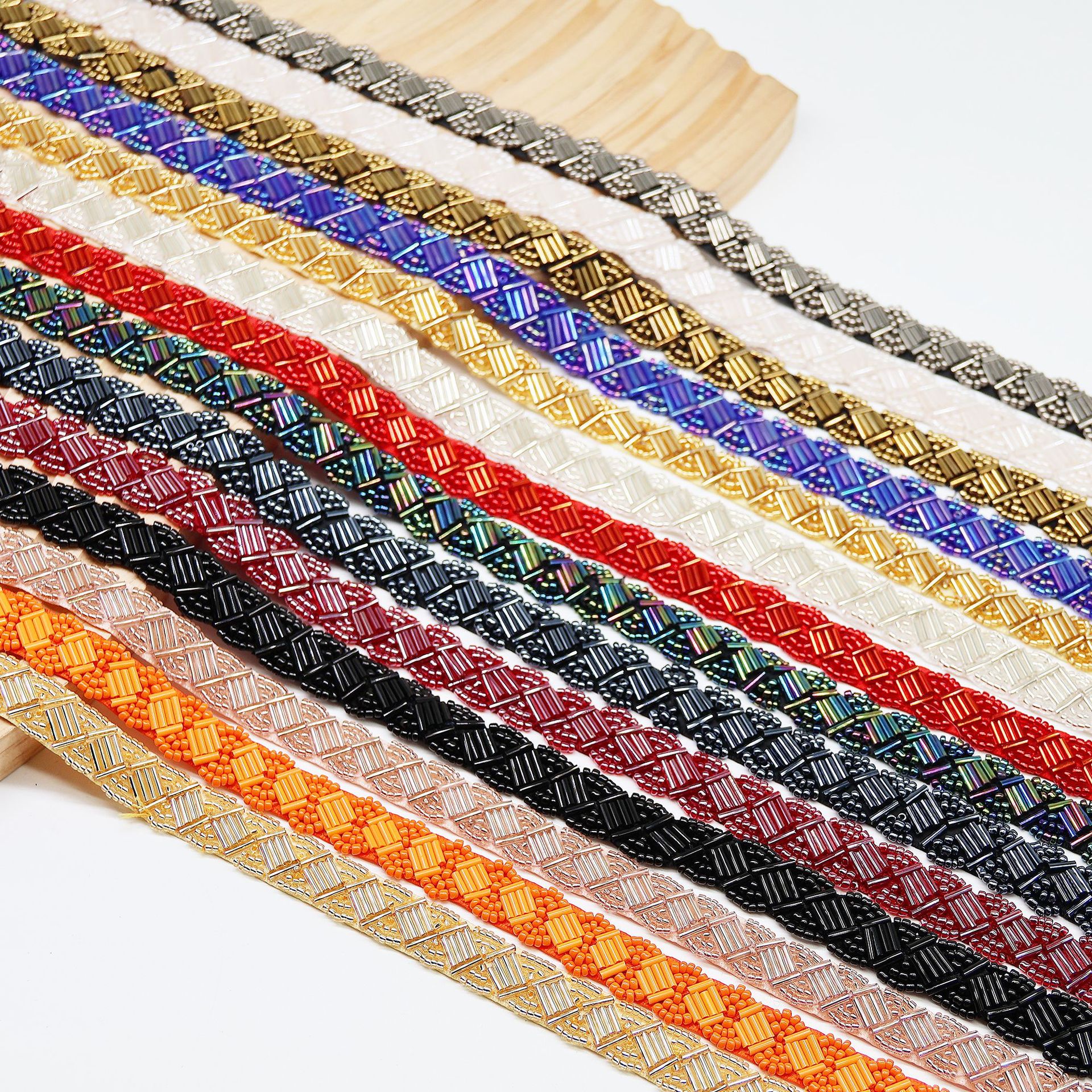 跨境热销现货1.5cm多色复古重工手工钉珠花边织带衣边DIY汉服辅料