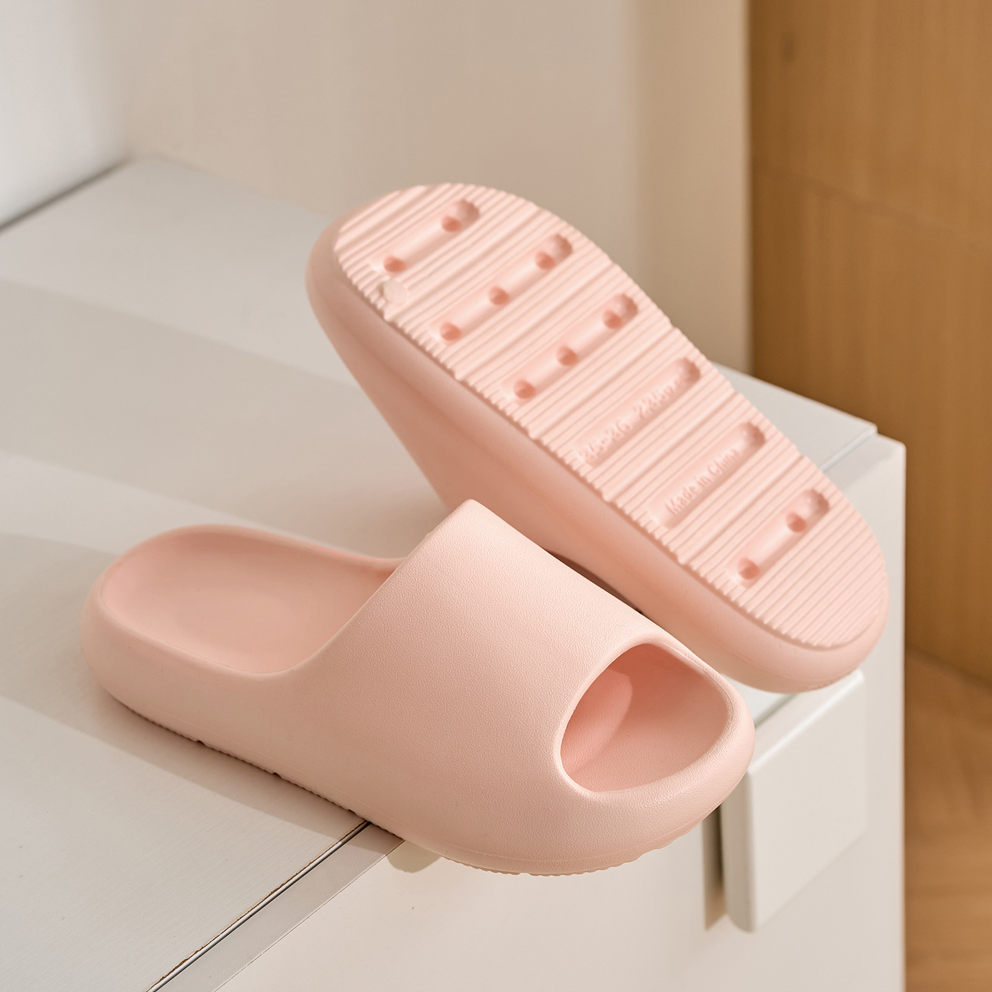 Pantoufles pour femmes été 2026 nouvelle maison intérieure antibactérienne et déodorante salle de bain antidérapante eva fond souple pantoufles confortables pour hommes