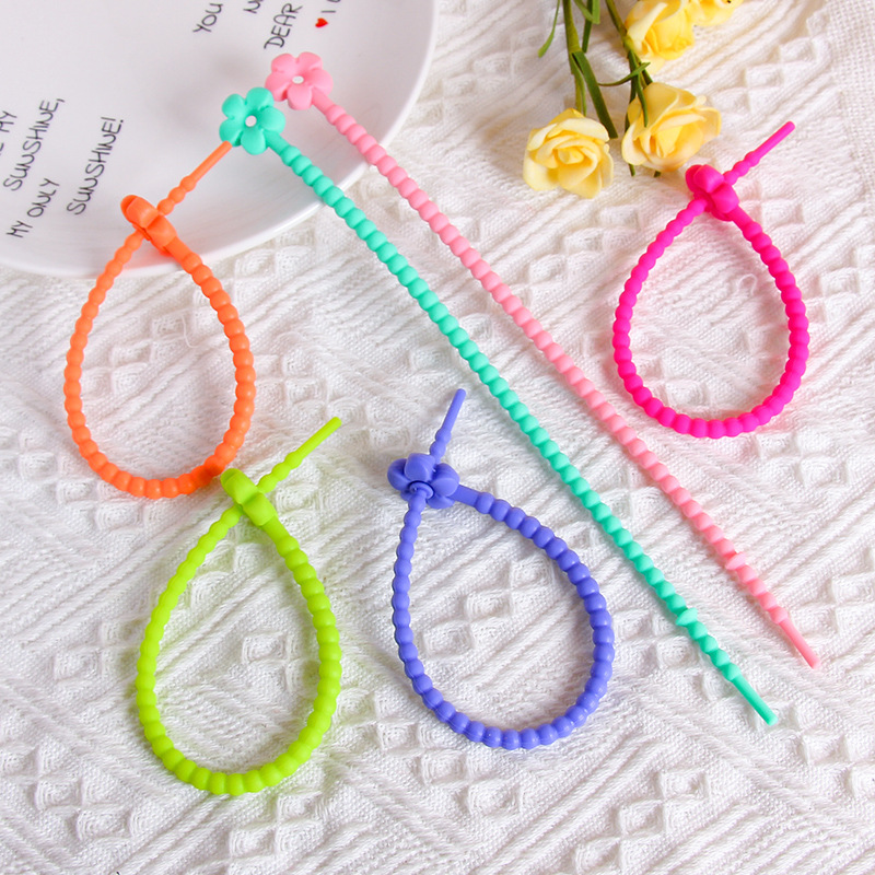 25cm colorido pequeña flor de silicona cuerda DIY joyería llavero accesorios auto-bloqueo cordón Correa cordón corbata