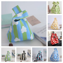 新款手提包女花朵包针织包毛线手提包日韩版百搭便当盒饭袋婚包