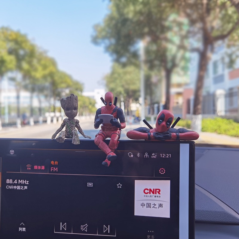 작은 나무 개성 뿌리 데드 풀 자동차 인형 손으로 만든 모델 창조적 인 콘솔 인테리어 액세서리 장식 자동차 장식품